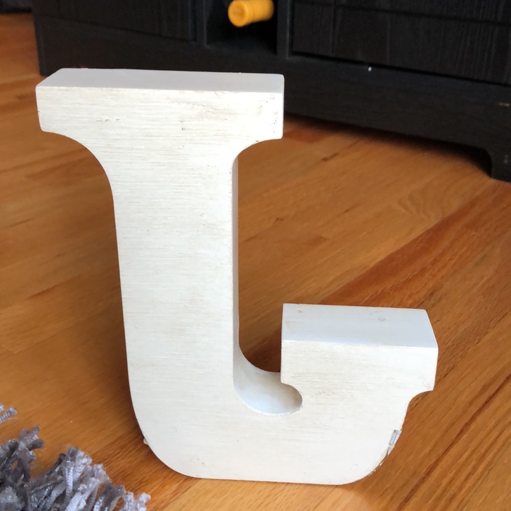 NWT letter j wooden shelf accent - Picture 3 of 5